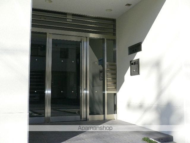 メゾンヴェール北桜塚西棟の外観写真