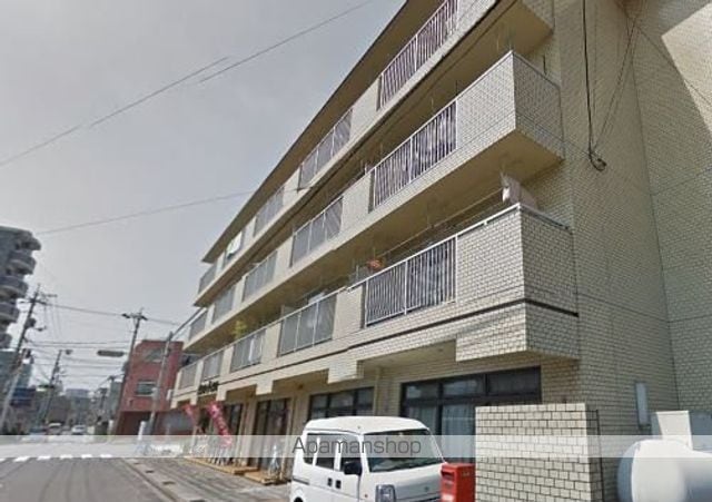クワモトビルの外観写真