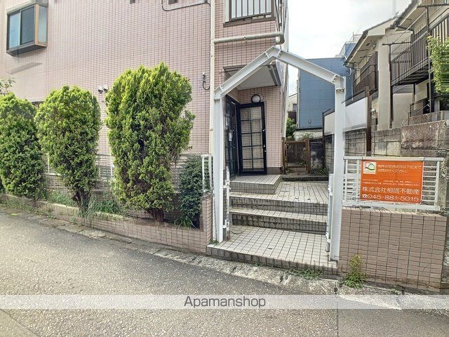 シャンプル井上の玄関写真