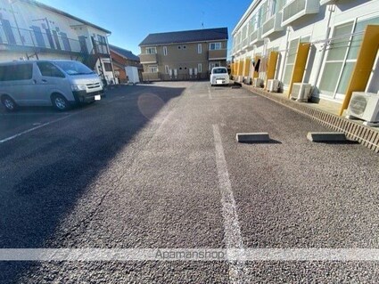 レオパレス飛鳥[1K/22.35m2]の駐車場