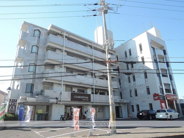 萬ビルの外観写真