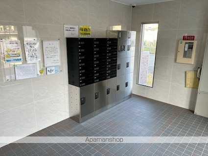 滋賀県大津市桜野町２丁目[2DK/44.45m2]のエントランス