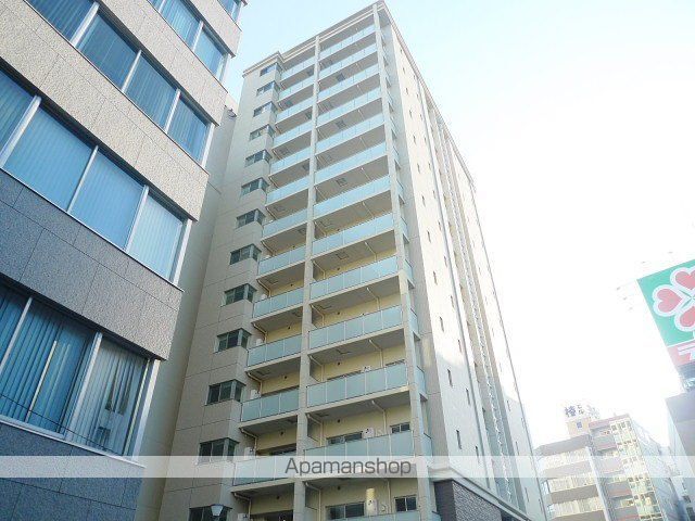 Y’S COURT 東梅田の外観写真