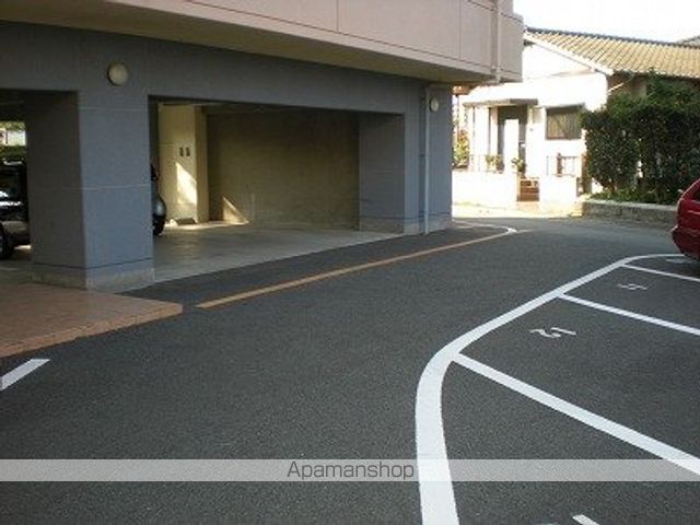 クイーンズタワーの玄関写真