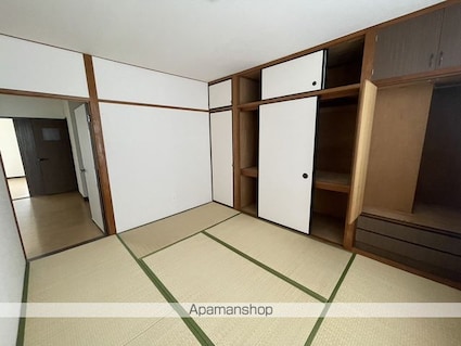 井上ビル[3LDK/101m2]の内装3