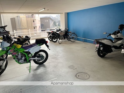 滋賀県草津市野路東６丁目[1DK/30.55m2]の共用部2