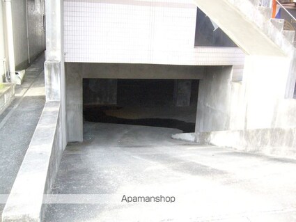 酒向第３ビル[1R/24.08m2]の駐車場