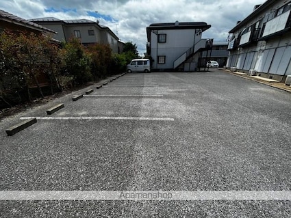 ポトリバ　Ａ[2DK/40.92m2]の駐車場