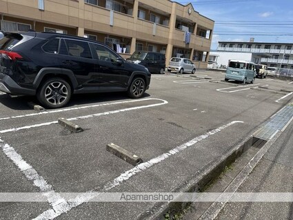 セゾン・コアＴＮ（仲田町）[1LDK/44.2m2]の駐車場