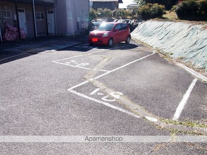 コーポなかじま[2DK/39.74m2]の駐車場