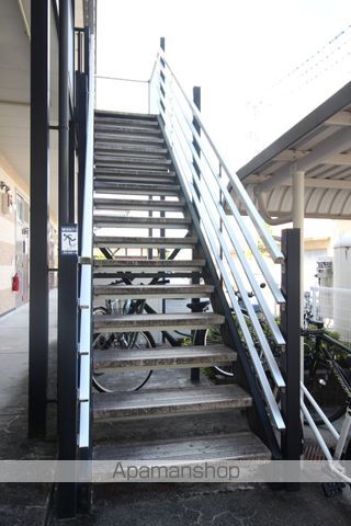 レオパレスポラリス エクレールの玄関写真