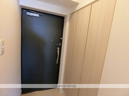 東京都新宿区新宿５丁目[1K/25.02m2]の玄関