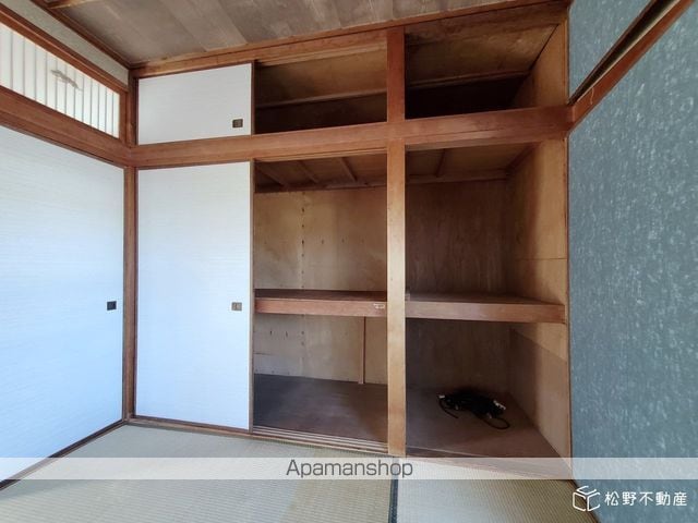 仏生山町 大久保借家の内装写真