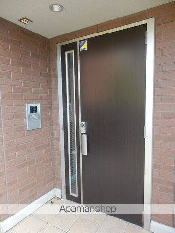 ロイヤルクレッセント西登戸参番館の外観写真