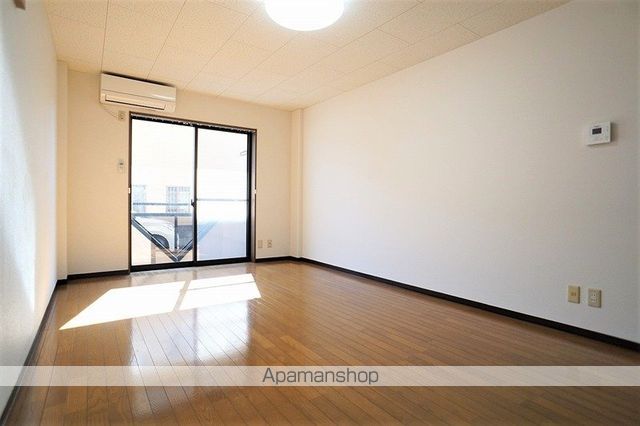 フォレスト半田の内装写真