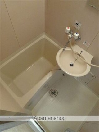 和歌山県和歌山市土佐町１丁目[1K/20.02m2]のバス