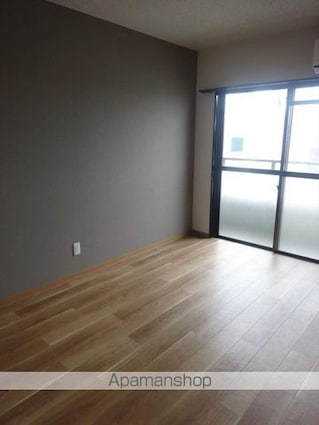 和歌山県和歌山市西高松１丁目[1R/20m2]のリビング・居間