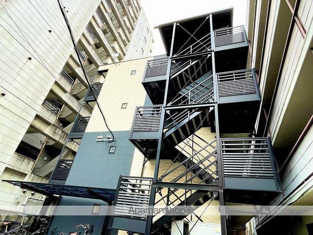 レオネクストジーシンの玄関写真