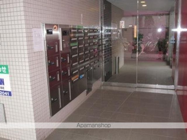 サニーハイマート下北沢の玄関写真
