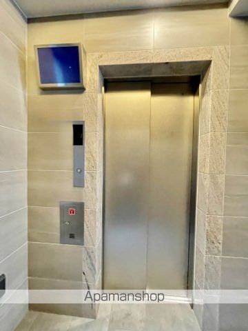 スカイコートパレス新大塚の外観写真
