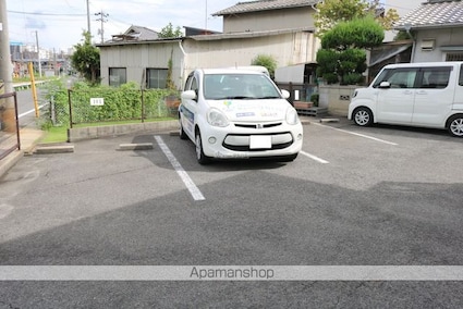 志帰[1K/27.08m2]の駐車場2