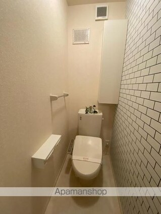 ユニヴェール　Ｂ棟[1LDK/37.68m2]のトイレ