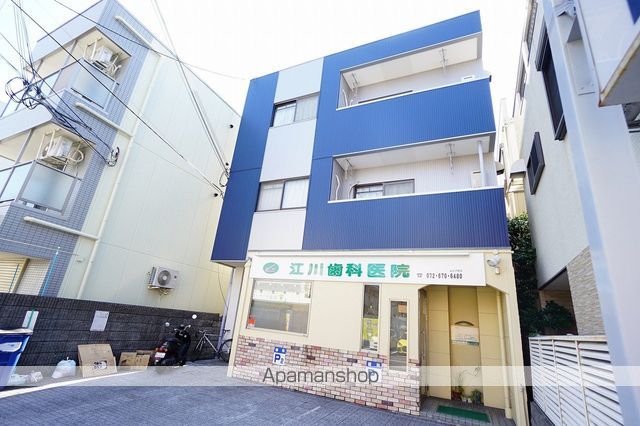 高槻市 3階建 築37年の外観写真