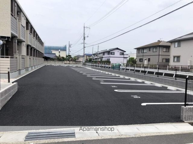 ミランダルピナスⅢ[1R/26.5m2]の駐車場2