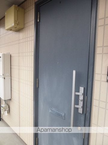 カーレッジの玄関写真