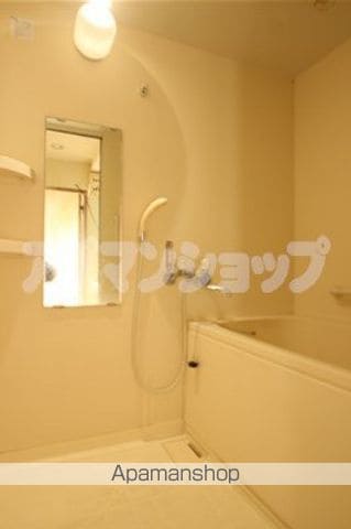 ミレニアム・リュウの内装写真