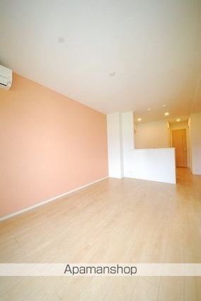 ＲＥＳＴ　ＷＯＯＤ　２[2LDK/58.21m2]のリビング・居間