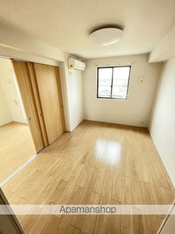 ハイブリッジ IIの内装写真