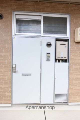 レオパレスMILE 桑南の玄関写真