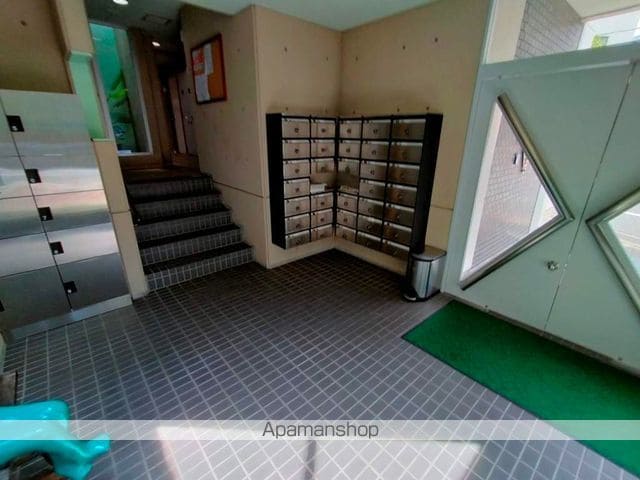 ホワイエ甲子園の玄関写真
