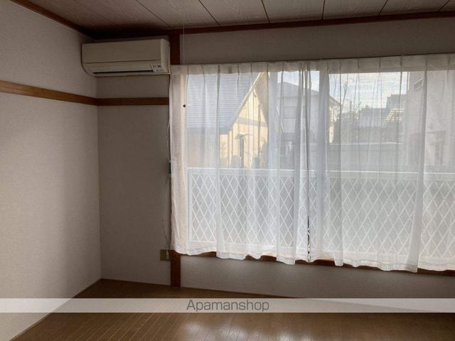 洋向台ハイツの内装写真