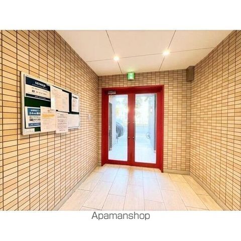 グランエクラ今宮戎の玄関写真