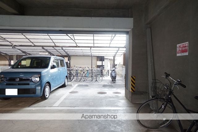 ラッセルスクエア松山市駅　Ａ・Ｂ棟[2K/35m2]の駐車場
