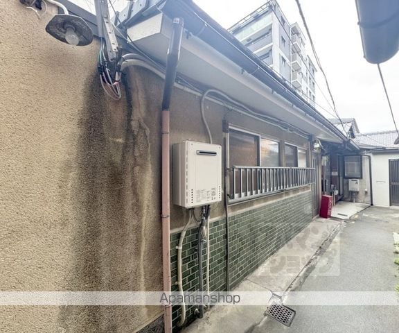 下京区八幡町貸家の外観写真