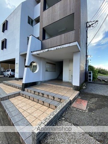サンエスビルの玄関写真
