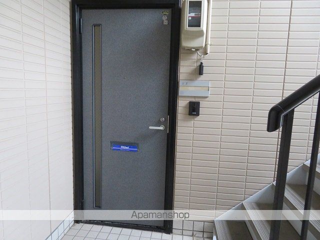 ルシエール萠木野B棟の玄関写真