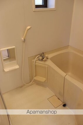 金子好伸住宅[4LDK/74.54m2]のバス