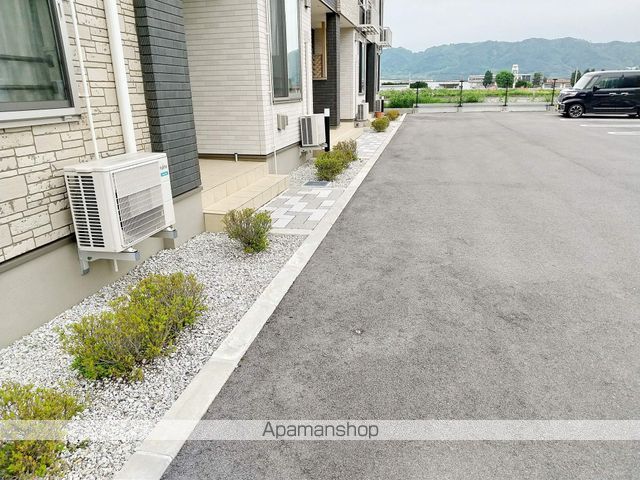 フォレスト ヴィラの玄関写真