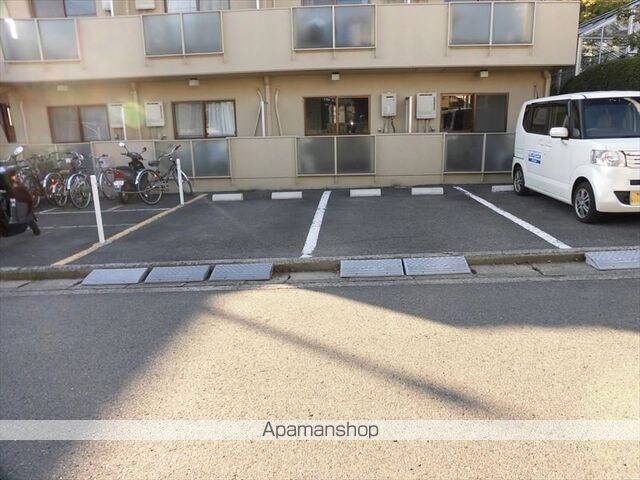ヴィラ栄谷[1K/22.97m2]の駐車場1