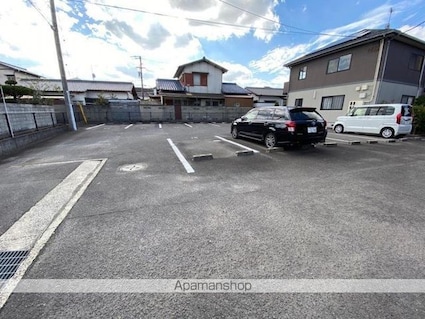 コートＭＴ　Ｇ・Ｈ棟[2LDK/57.81m2]の駐車場