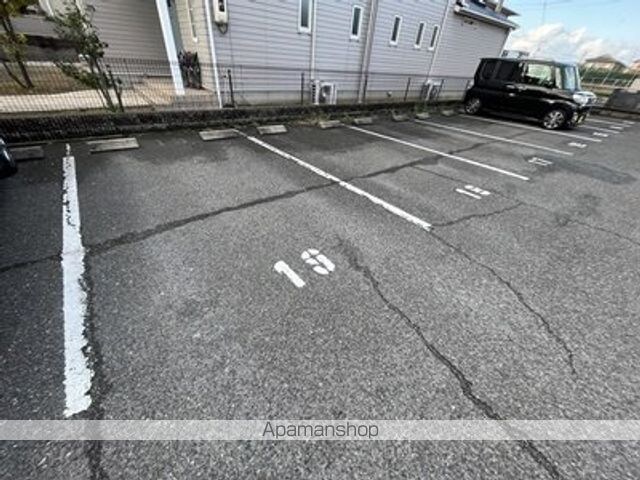 カームネスト[3DK/58.32m2]の駐車場2