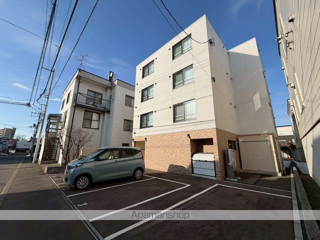 プルメリア栄通の外観写真