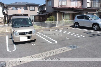 プリムベール[1LDK/58.86m2]の駐車場