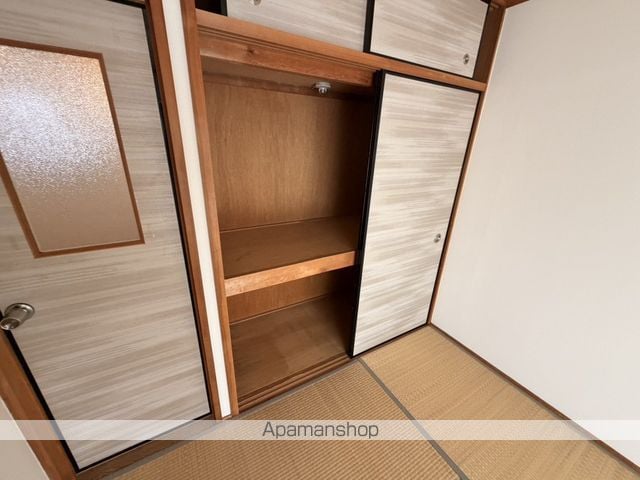 郡津金森マンションの内装写真