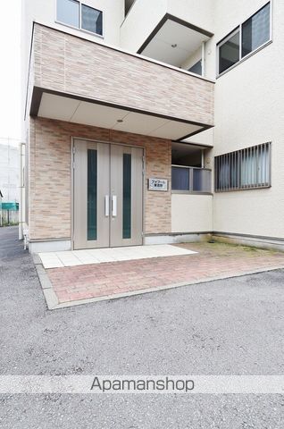 フォブール東吉野の玄関写真