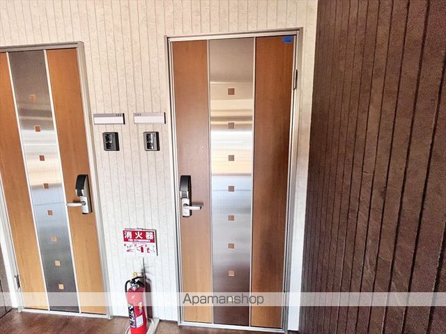 サイニーアIの玄関写真